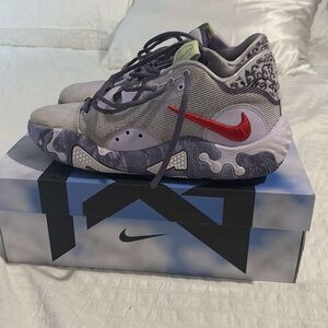 Paul George Six Paulette.